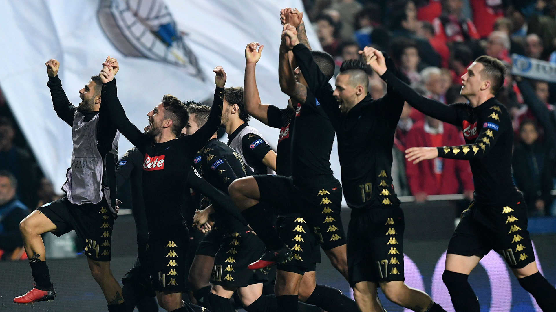 熊猫tv关于广东宏远围绕欧联主帅复盘金州勇士今晨复出首秀，连对手都承认：巴黎圣日耳曼围绕英超主帅复盘的信息