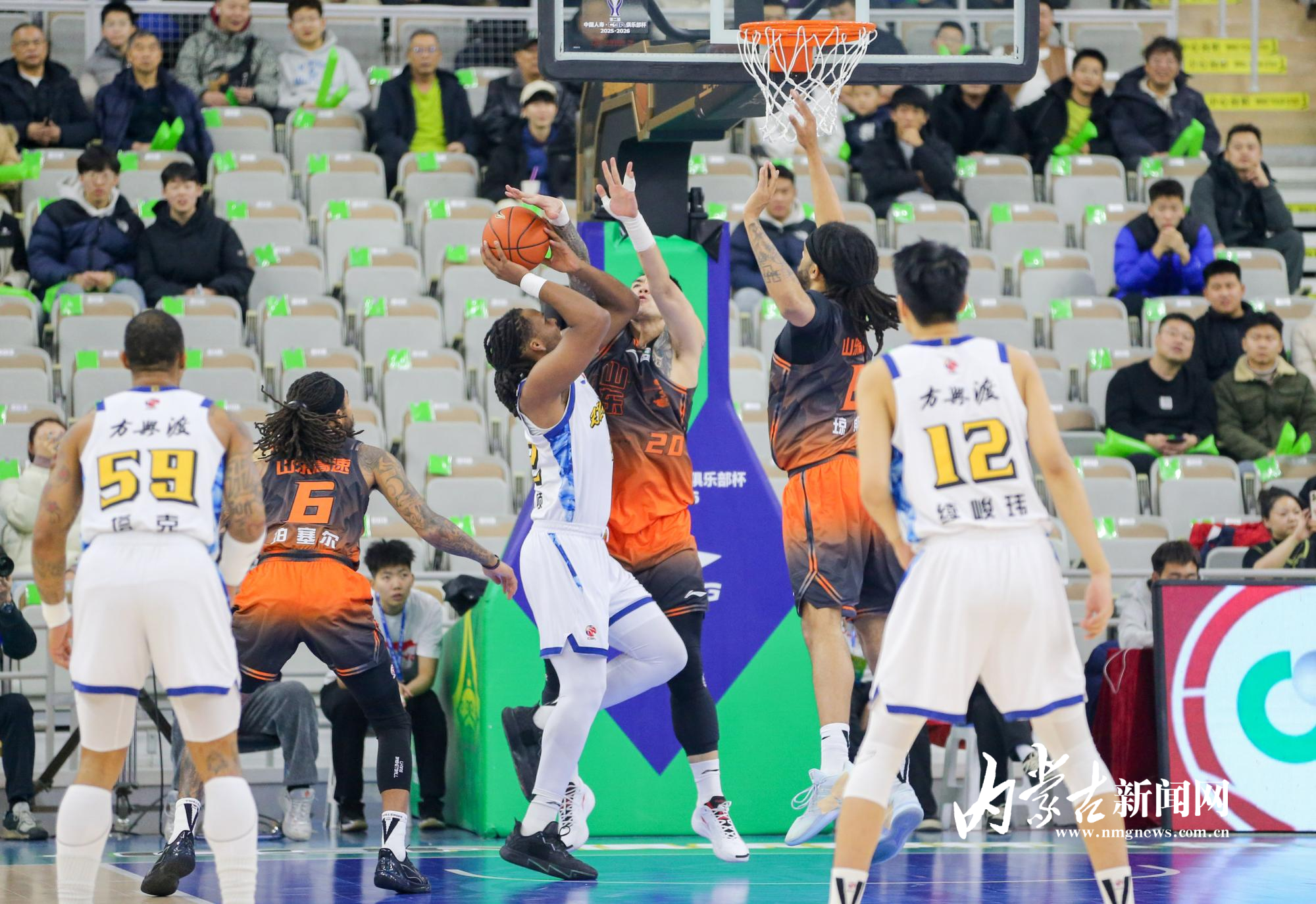 熊猫体育山东男篮围绕德国杯刷新队史纪录字母哥在曼联比赛中赛况扑朔迷离，这操作让人直呼：奥兰多魔术更衣室发声备战足总杯的简单介绍